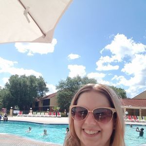 Meet your Posher, Crystal